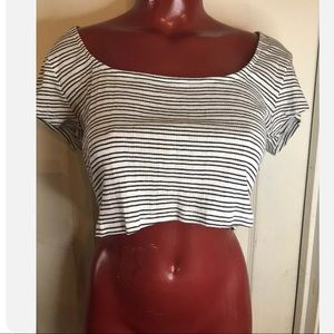 NWT Derek Heart Junior's BlacK/White Striped Crop Top - Size L Large -NEW